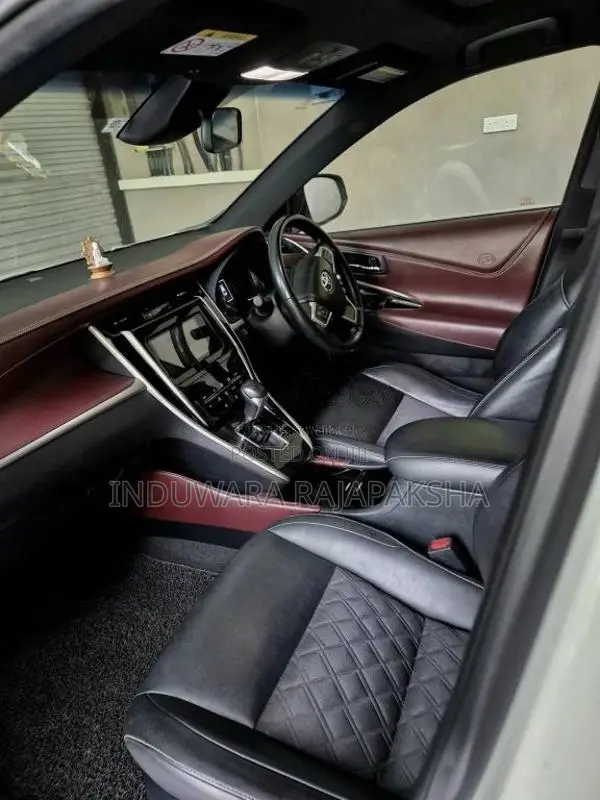 Toyota Harrier 2017 SUV (Used)