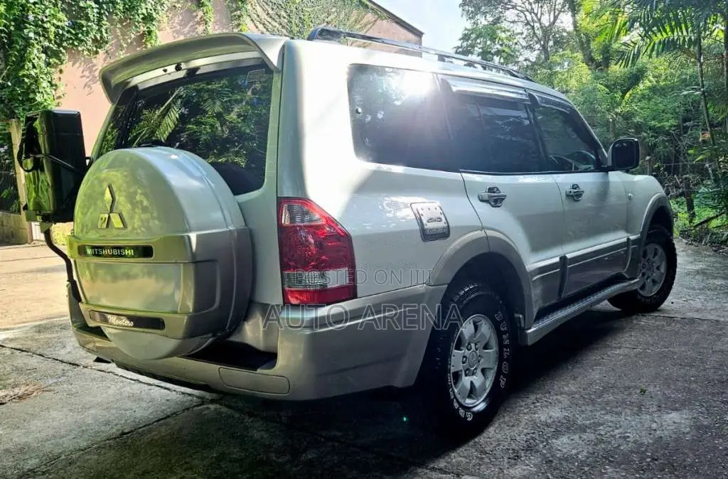 Mitsubishi Montero 2006 SUV (Used)