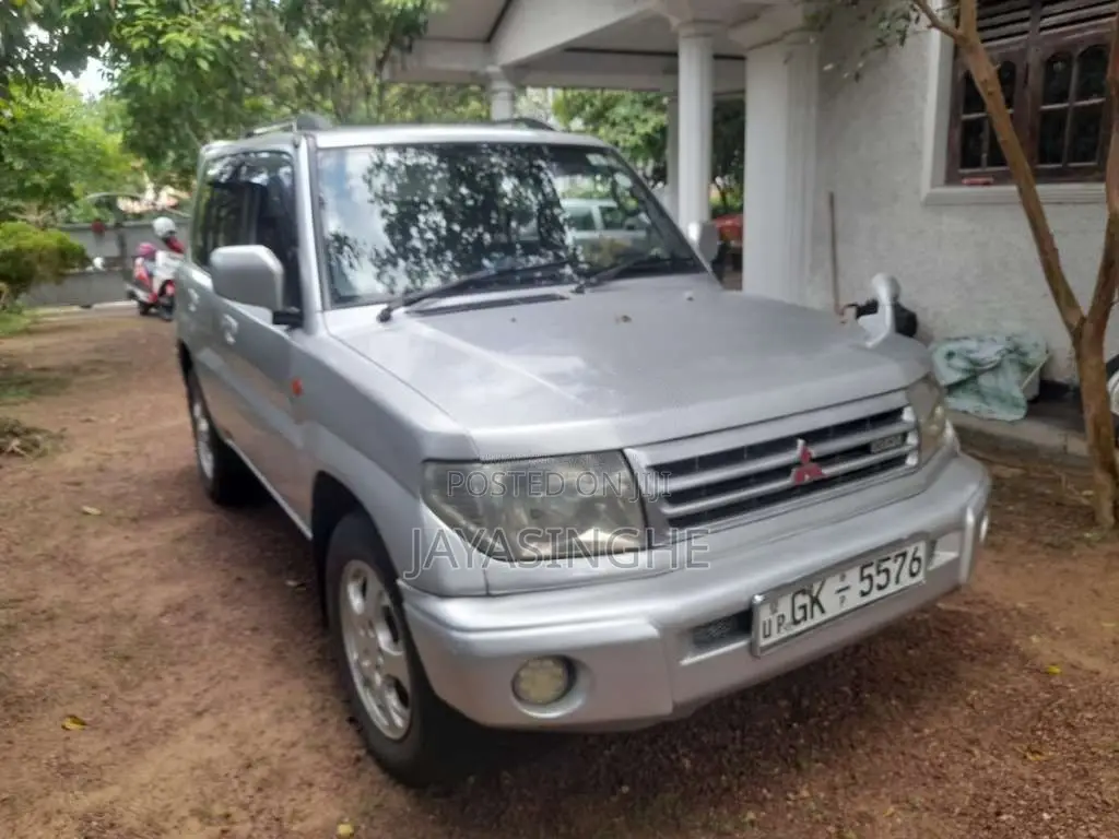 Mitsubishi Pajero IO 2000 SUV (Used)