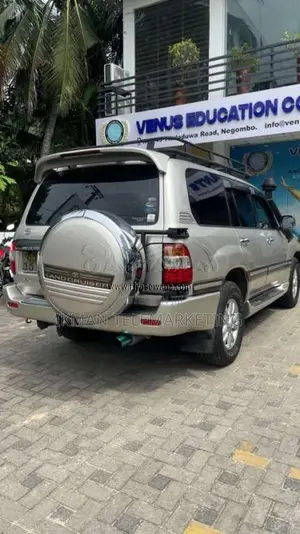 Toyota Land Cruiser Sahara 100 1999 SUV (Used)