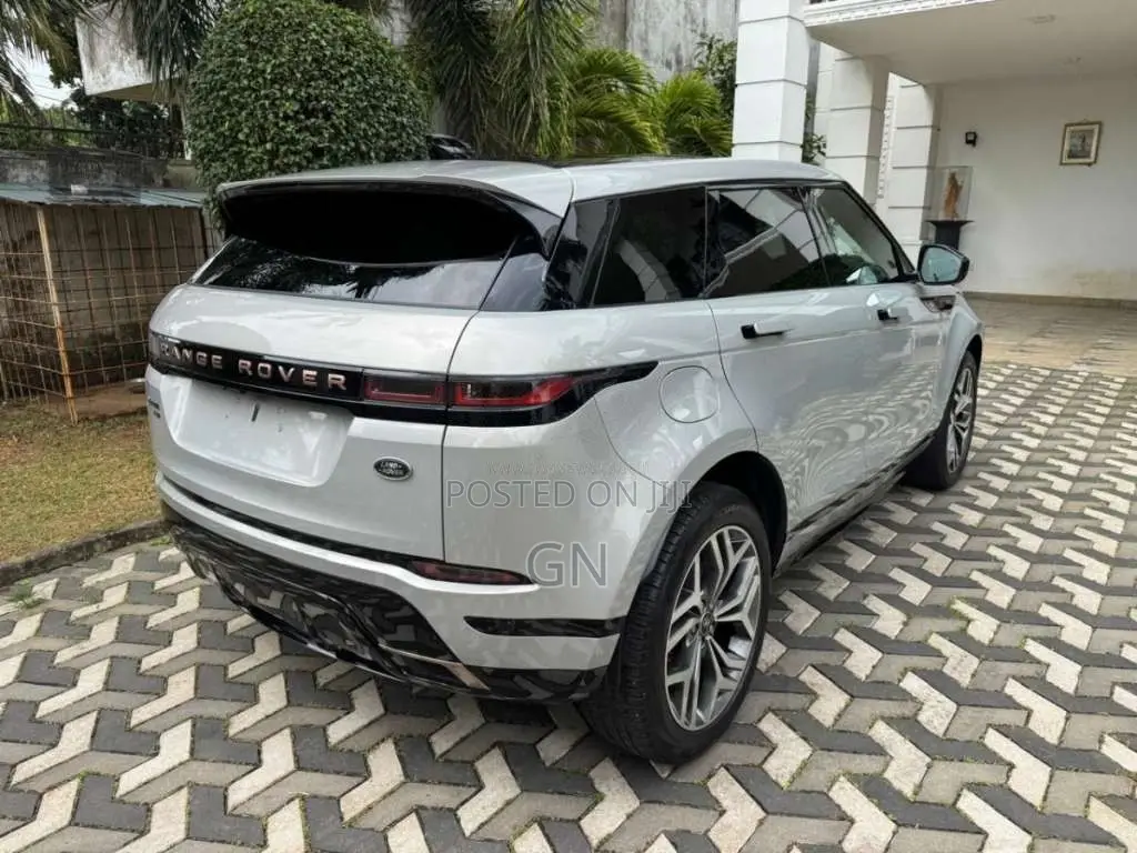 Range-Rover Evoque P300 2024 SUV Unregistered (Recondition)