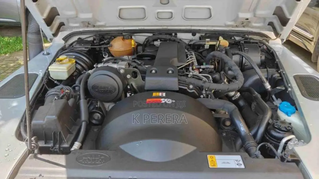 Land-Rover Defender 90 2013 SUV (Used)