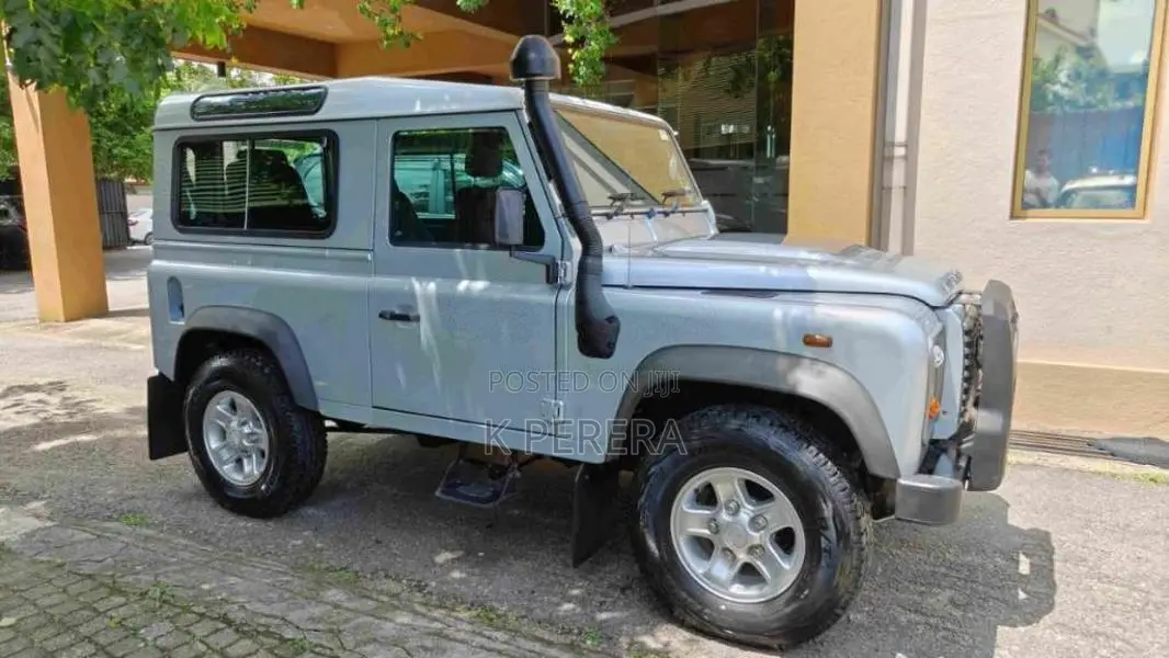 Land-Rover Defender 90 2013 SUV (Used)