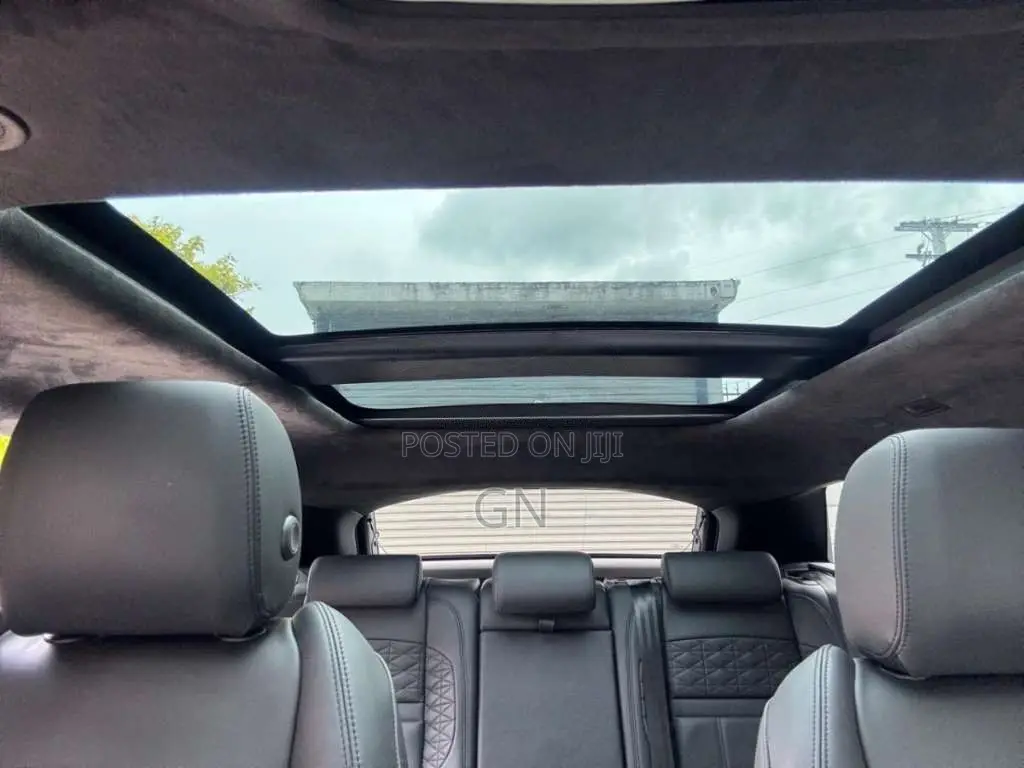 Range-Rover Evoque P300 2024 SUV Unregistered (Recondition)