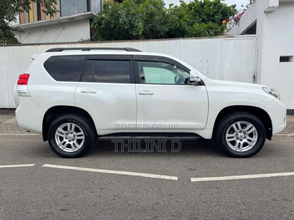 Toyota Land Cruiser 150 2011 SUV (Used)