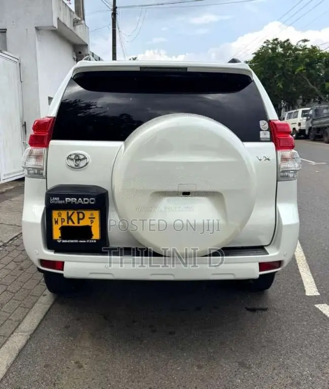 Toyota Land Cruiser 150 2011 SUV (Used)