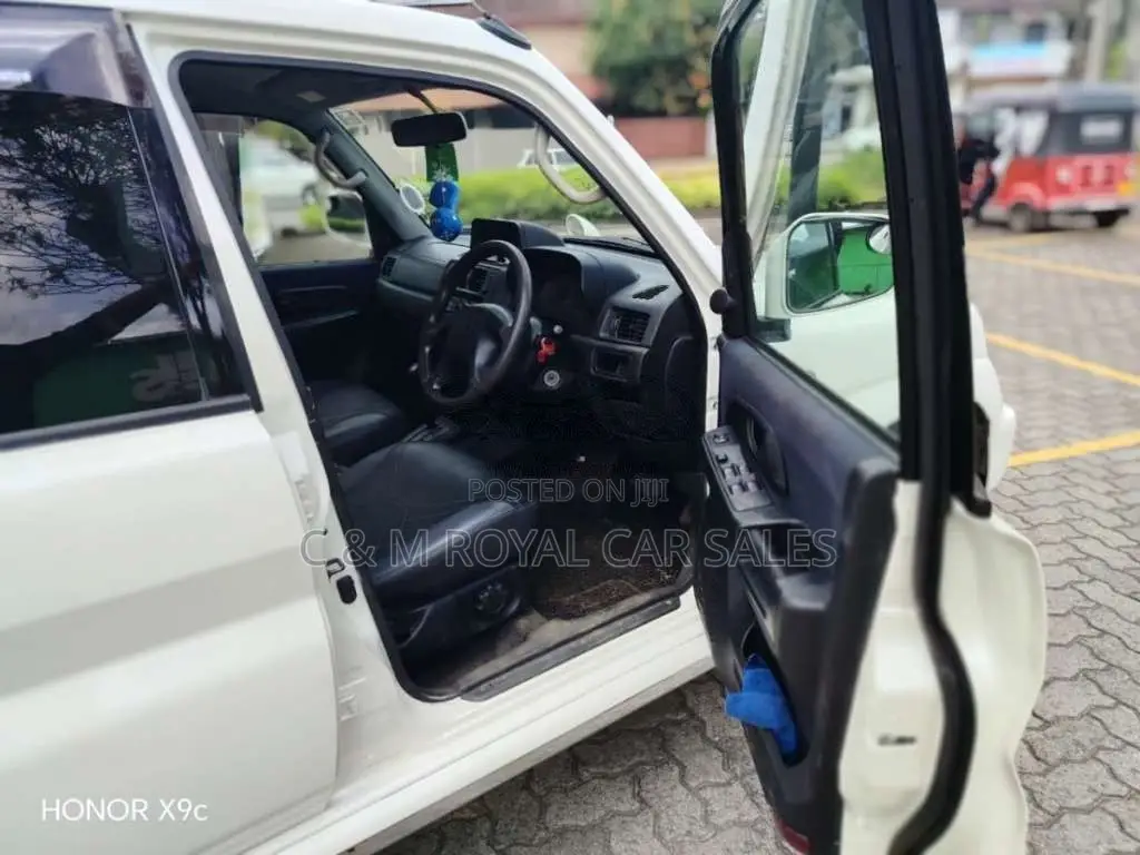 Mitsubishi Pajero 10 2000 SUV (Used)