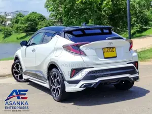 Toyota CHR 2018 SUV (Used)