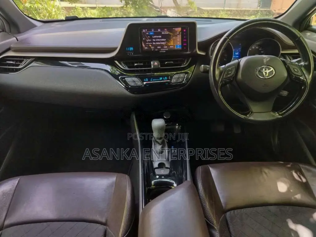 Toyota CHR 2018 SUV (Used)