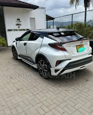 Toyota CHR NGX 10 2018 SUV (Used)