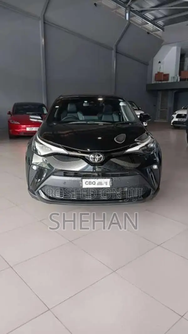 Toyota CHR 2023 SUV (Used)