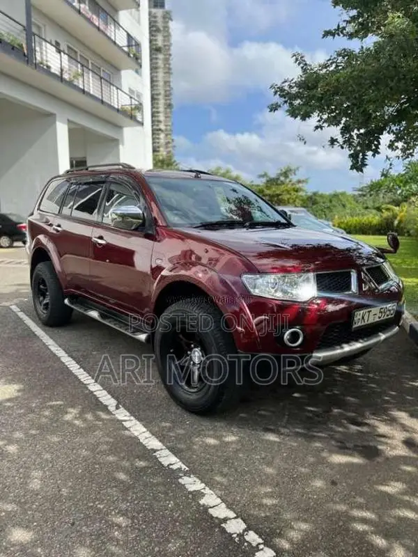 Mitsubishi Montero 2012 SUV (Used)
