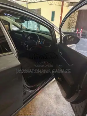 BYD M6 2025 SUV (Used)