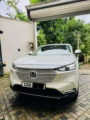 Honda VEZEL Z 2024 SUV (Used)