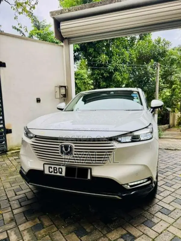 Honda VEZEL Z 2024 SUV (Used)