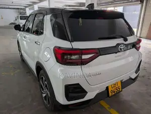 Toyota Raize 2025 SUV (Used)