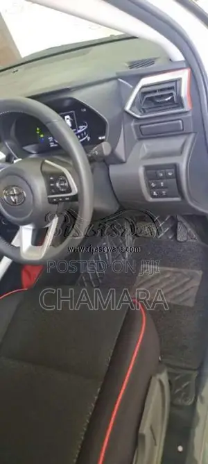 Toyota Raize 2025 SUV (Used)
