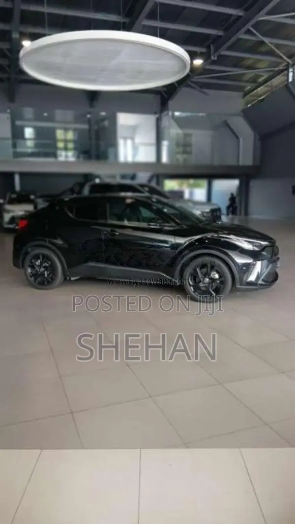 Toyota CHR 2023 SUV (Used)
