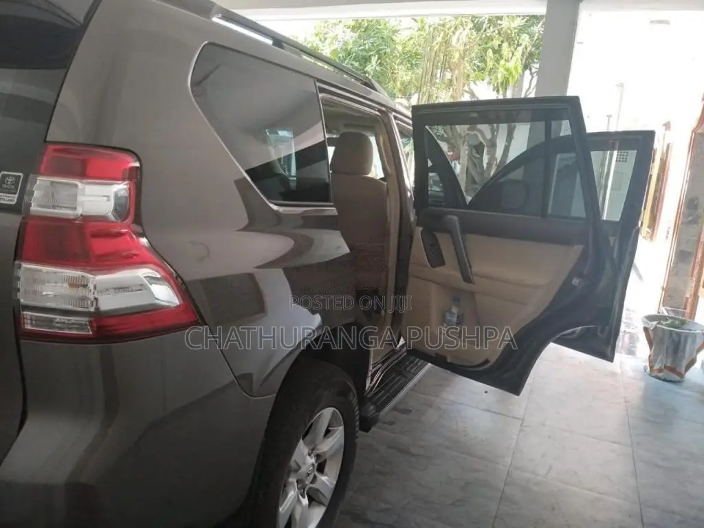 Toyota Land Cruiser 2015 SUV (Used)