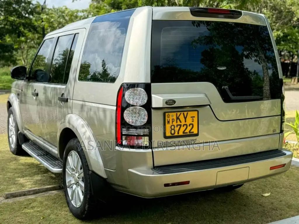 Land-Rover Discovery 4S SDV6 2014 SUV (Used)