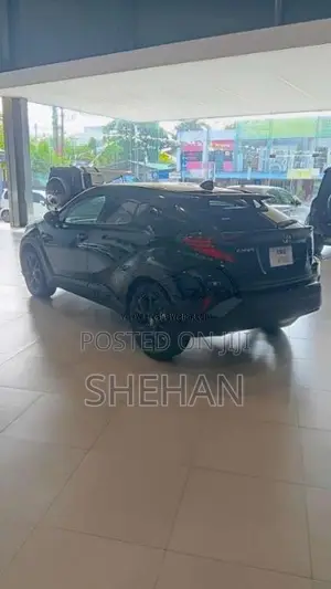 Toyota CHR 2023 SUV (Used)