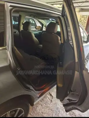 BYD M6 2025 SUV (Used)