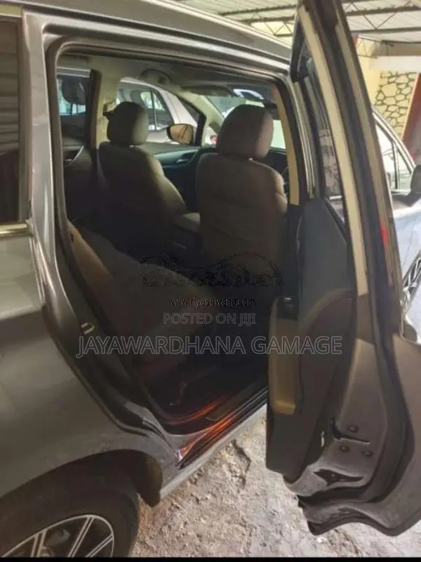 BYD M6 2025 SUV (Used)