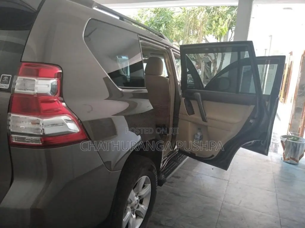 Toyota Land Cruiser 2015 SUV (Used)