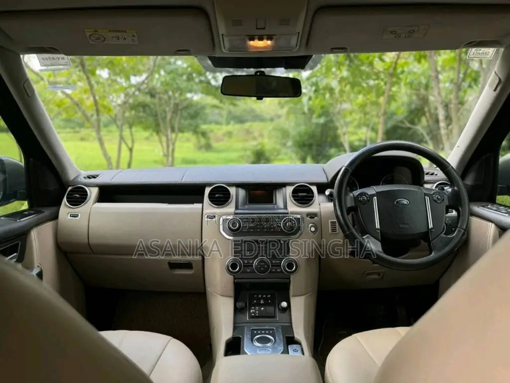 Land-Rover Discovery 4S SDV6 2014 SUV (Used)
