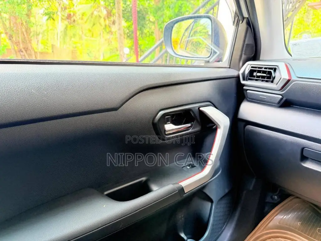 Toyota RAIZE 1200 2023 SUV (Used)
