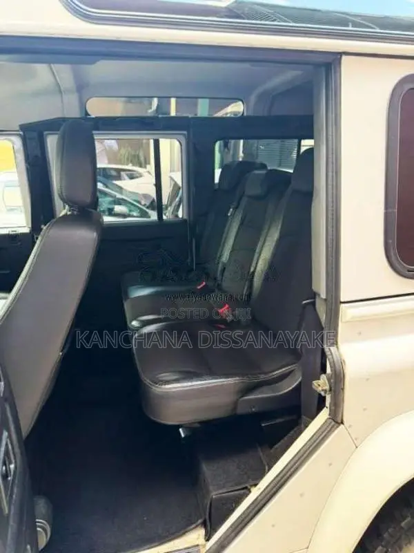 Land-Rover Defender 2014 SUV (Used)