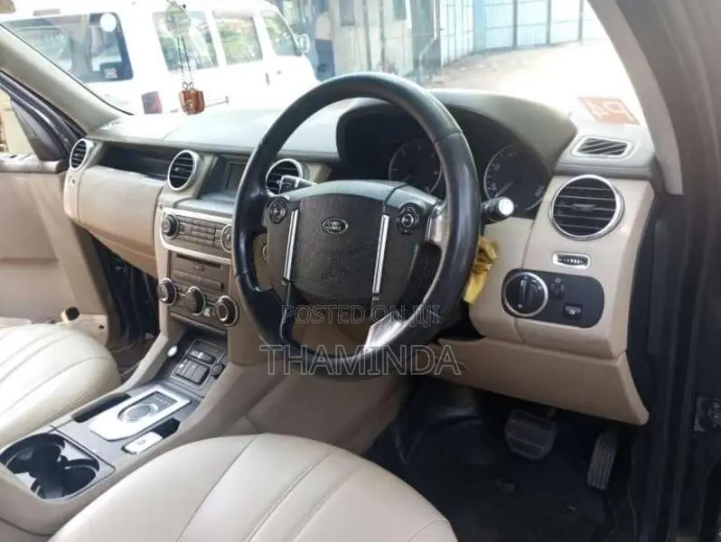Land-Rover Discovery 4 2016 SUV (Used)