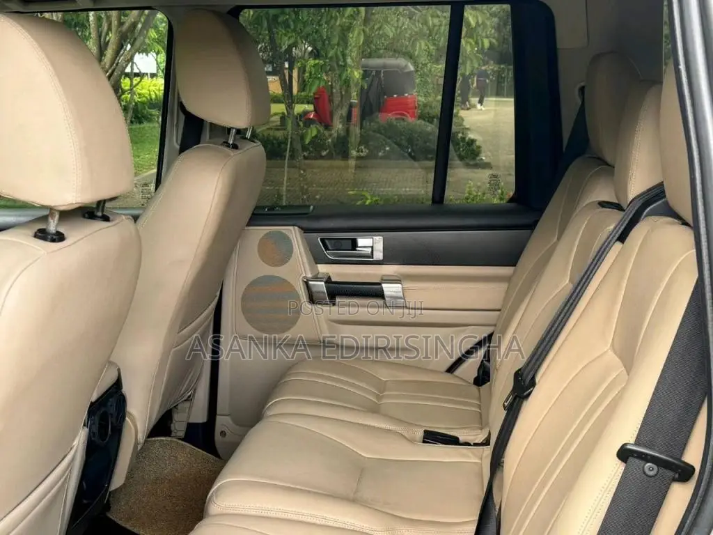 Land-Rover Discovery 4S SDV6 2014 SUV (Used)