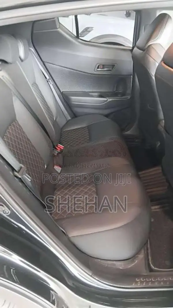 Toyota CHR 2023 SUV (Used)