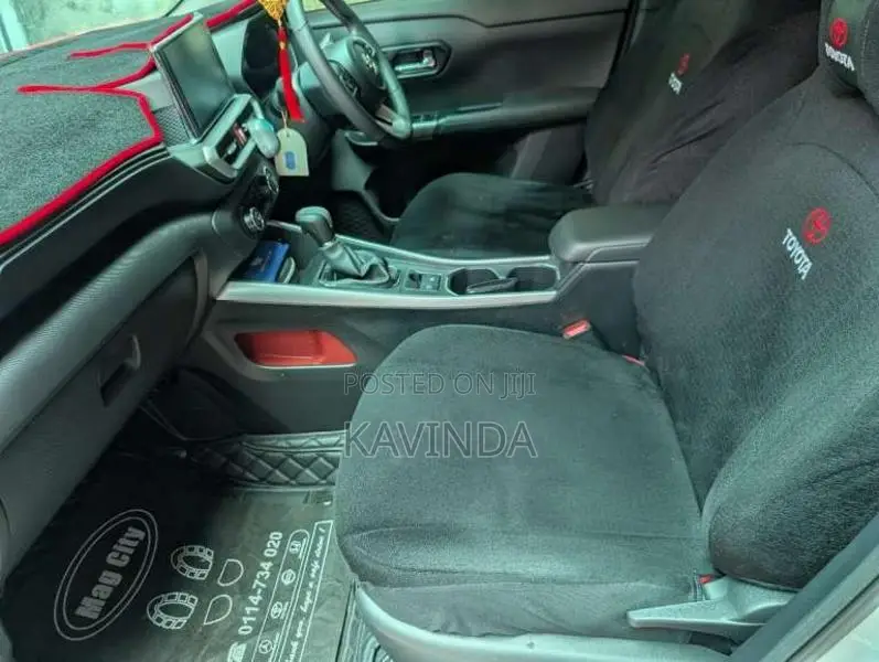 Toyota Raize 2025 SUV (Used)