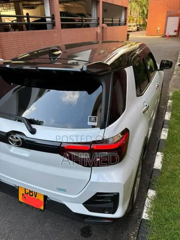 Toyota Raize 2024 SUV (Used)