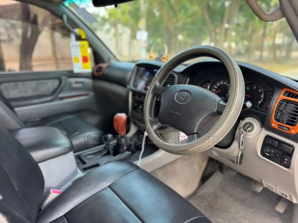 Toyota Land Cruiser Sahara 100 VX V8 2003 SUV (Used)