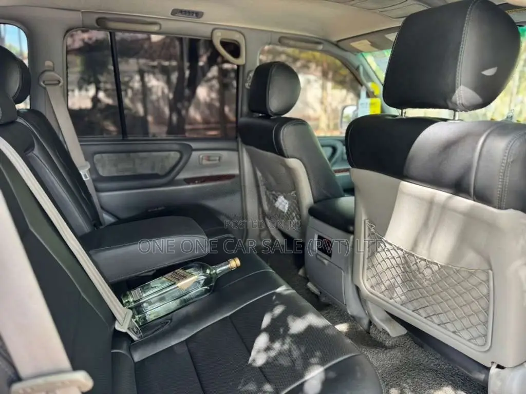 Toyota Land Cruiser Sahara 100 VX V8 2003 SUV (Used)