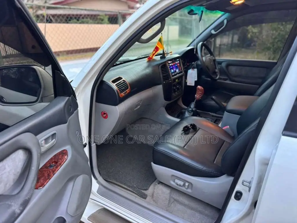 Toyota Land Cruiser Sahara 100 VX V8 2003 SUV (Used)