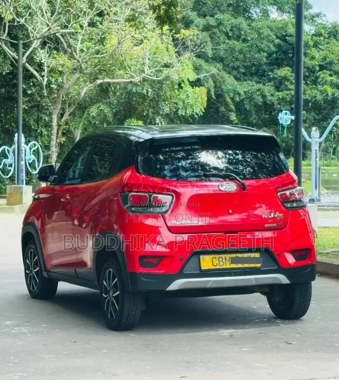 Mahindra KUV 100 2023 SUV (Used)