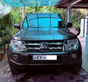Mitsubishi Montero 2013 SUV (Used)