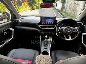 Toyota Raize 2025 SUV (Used)