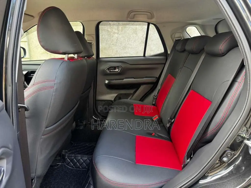 Toyota Raize 2025 SUV (Used)