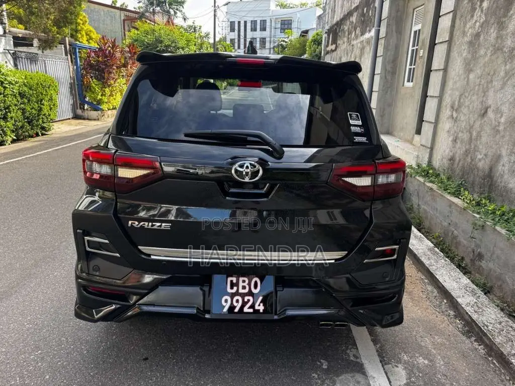 Toyota Raize 2025 SUV (Used)