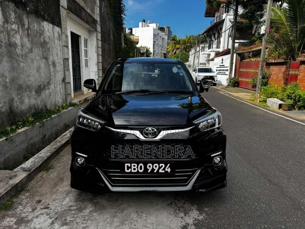 Toyota Raize 2025 SUV (Used)