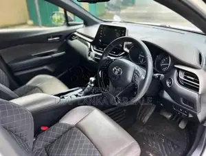 Toyota CHR 2019 SUV (Used)