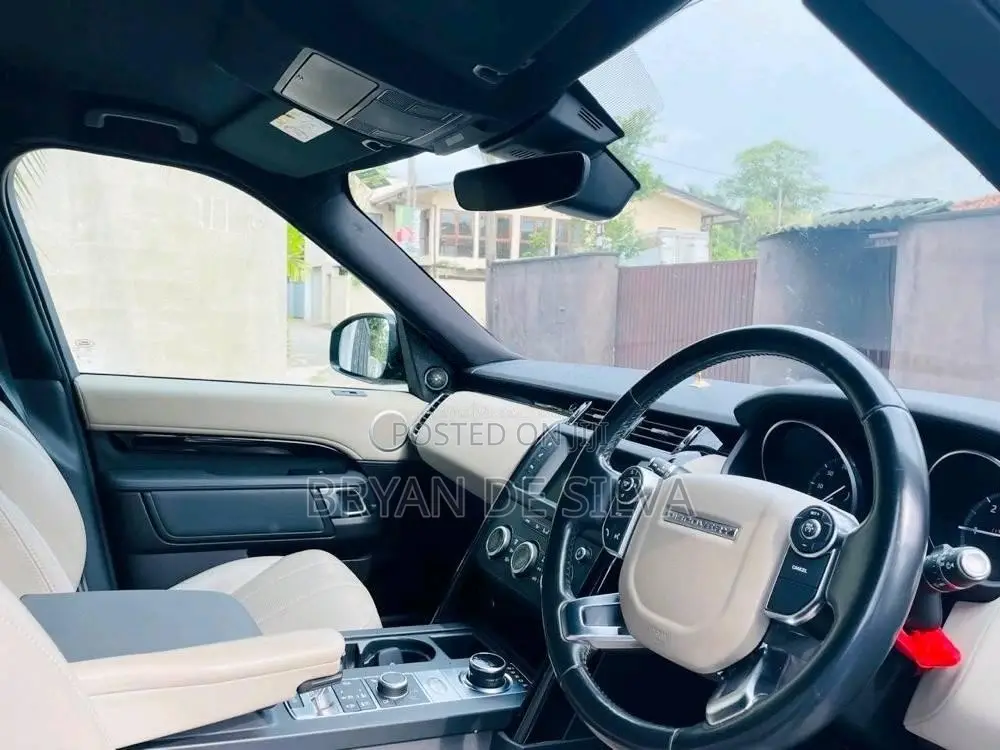 Land-Rover Discovery 5 2017 SUV (Used)