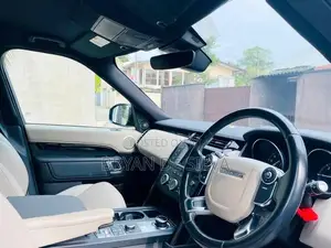 Land-Rover Discovery 5 2017 SUV (Used)