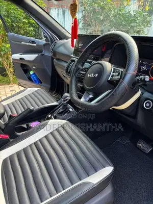 Kia Sonet 2025 SUV (Used)