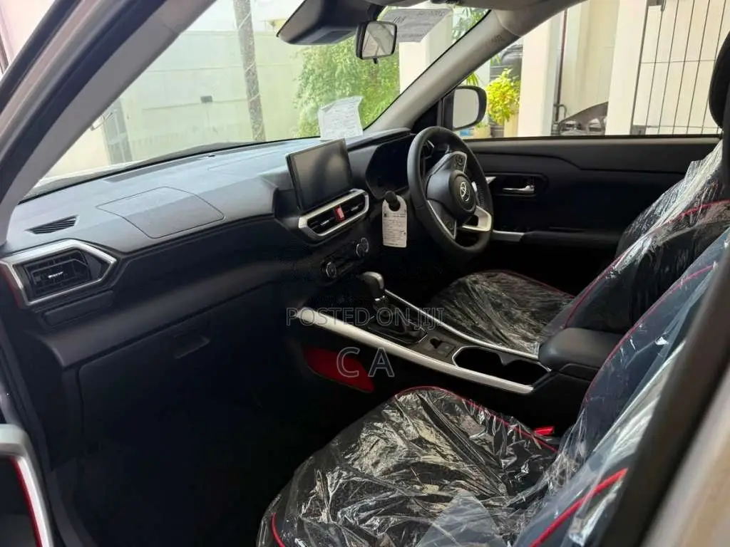 Toyota Raize Z Hybrid 1200Cc 2026 SUV Brand New